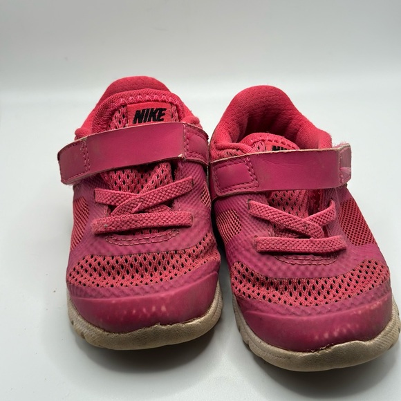 Bundle of toddler girl Nike shoes - Picture 3 of 10